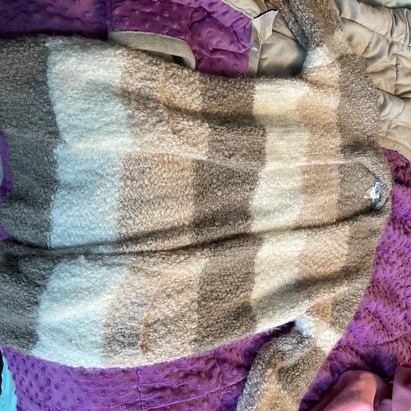 Soft beautiful Venus sweater - Picture 3 of 3